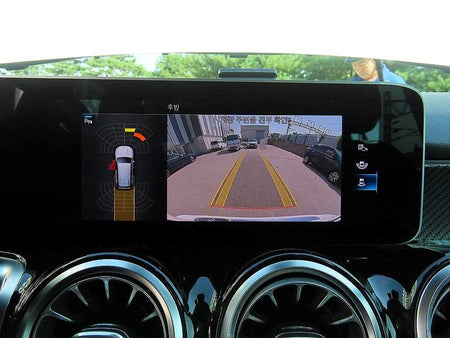 Mercedes-Benz GLB-Class — photo 15