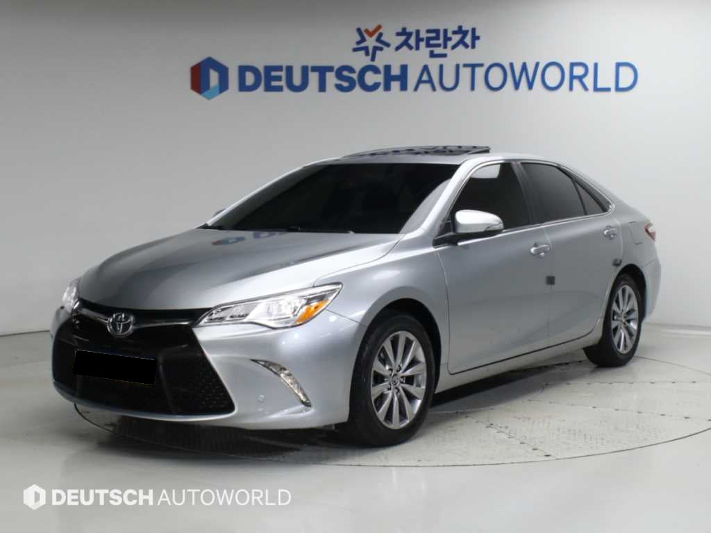 Toyota Camry — photo 01