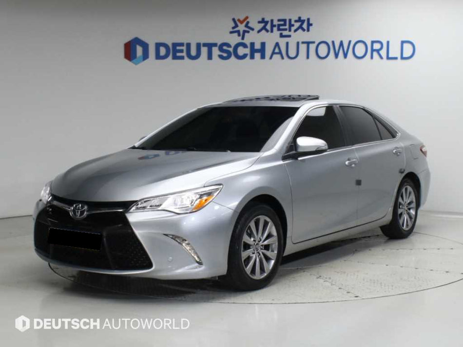 Toyota Camry — photo 01