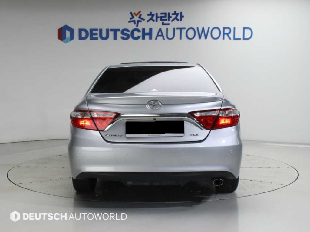 Toyota Camry — photo 04