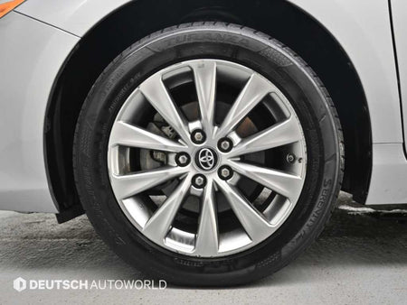 Toyota Camry — photo 05