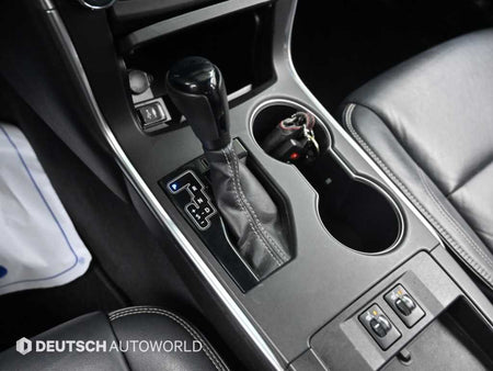Toyota Camry — photo 09