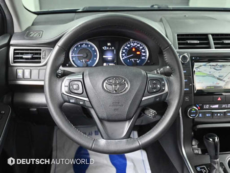 Toyota Camry — photo 13