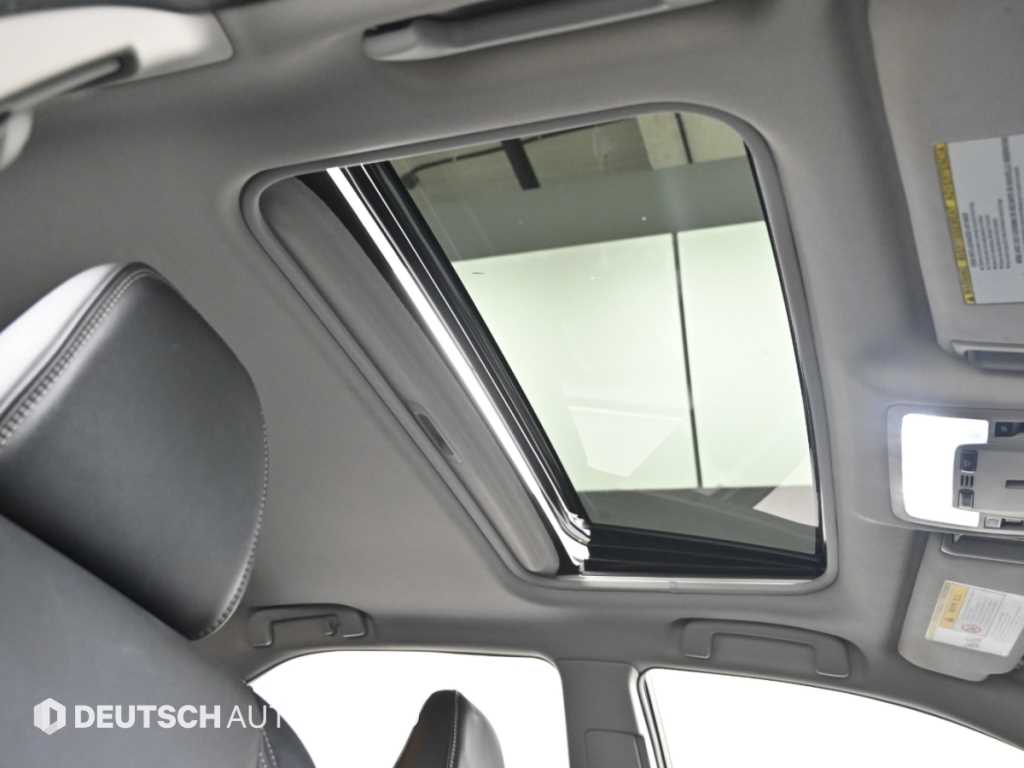 Toyota Camry — photo 18
