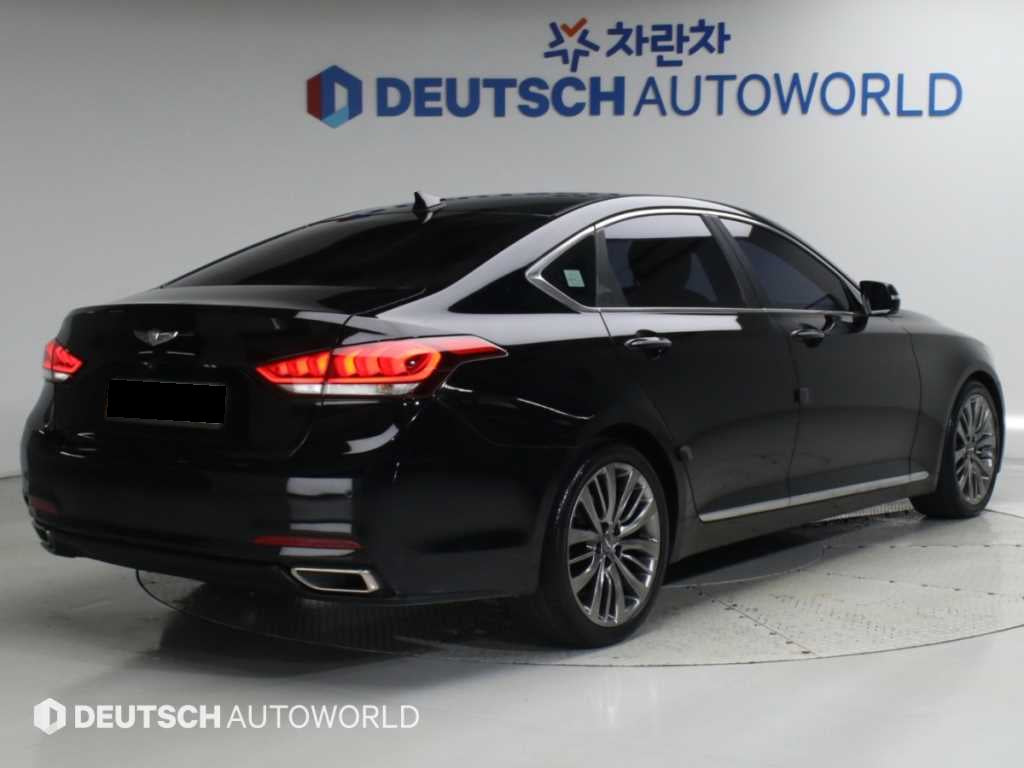 Hyundai Genesis — photo 02