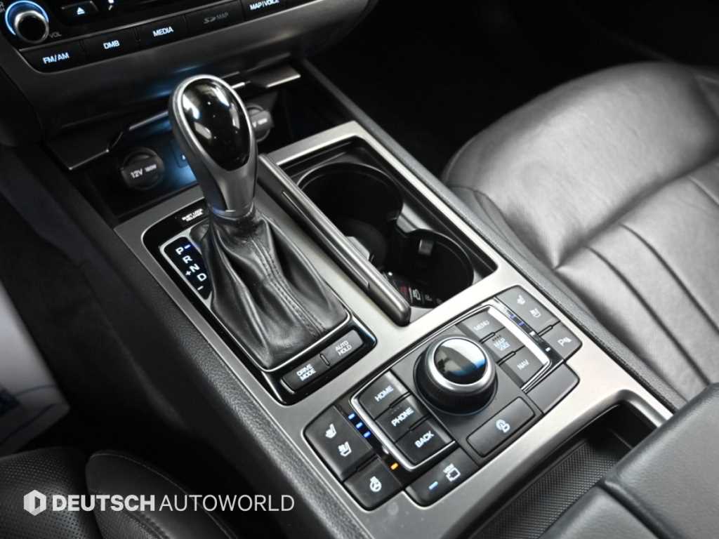 Hyundai Genesis — photo 09