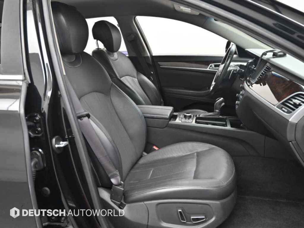 Hyundai Genesis — photo 10