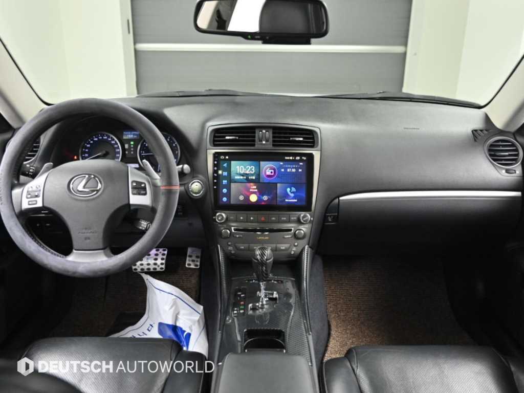 Lexus IS — photo 07
