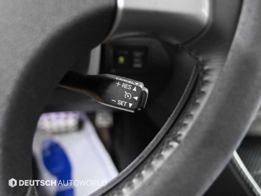 Lexus IS — photo 17