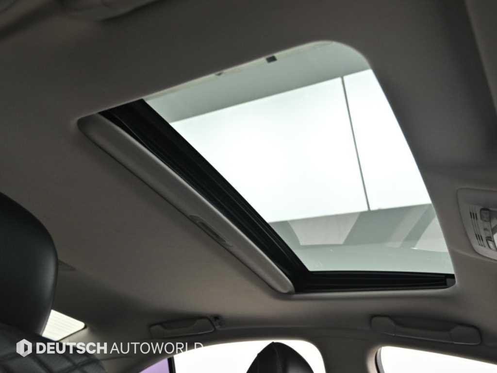 Lexus IS — photo 18