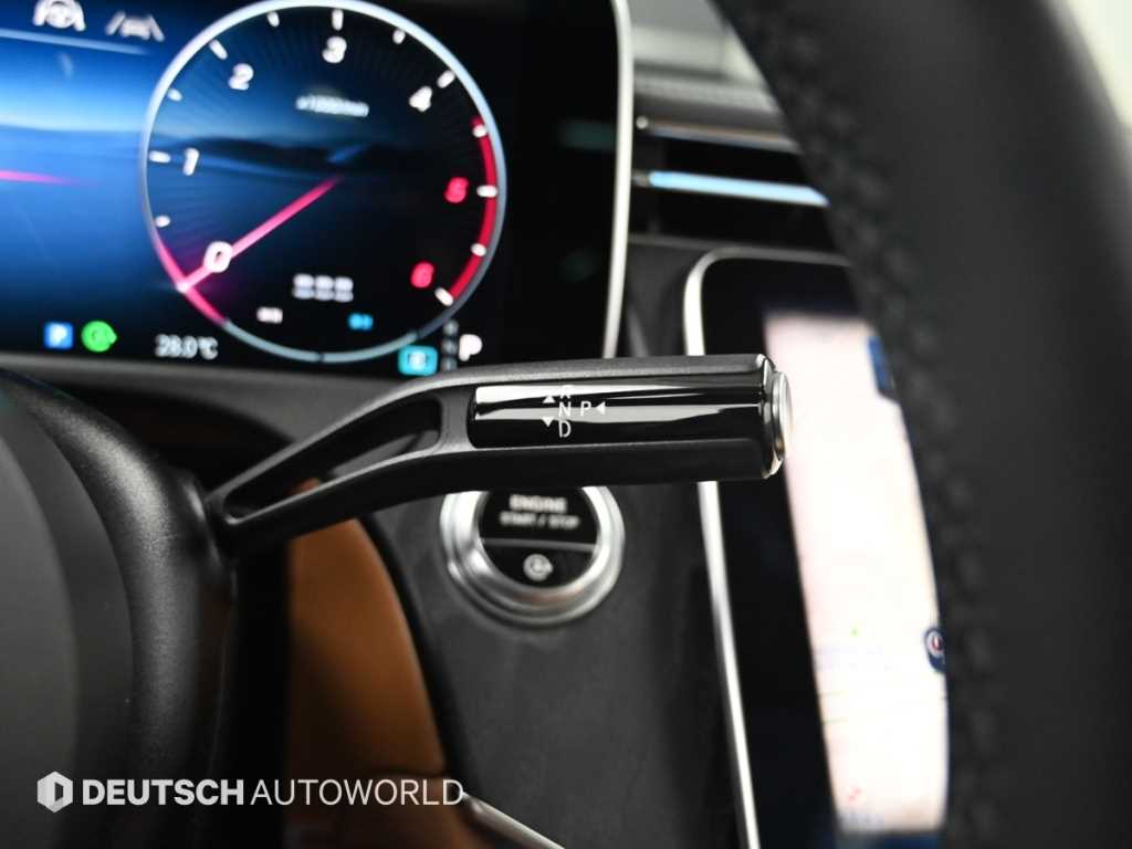 Mercedes-Benz E-Class — photo 09
