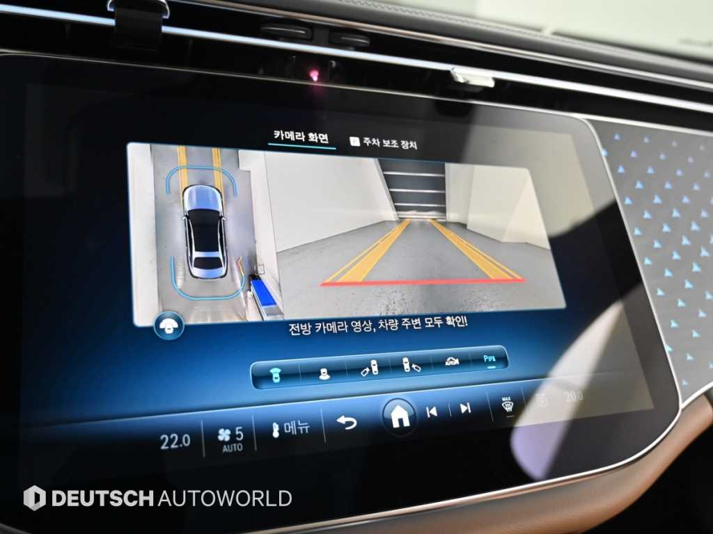 Mercedes-Benz E-Class — photo 15