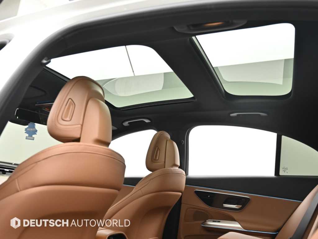 Mercedes-Benz E-Class — photo 18