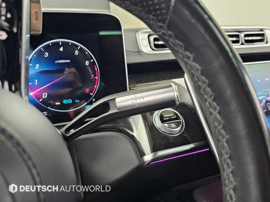 Mercedes-Benz S-Class — photo 09