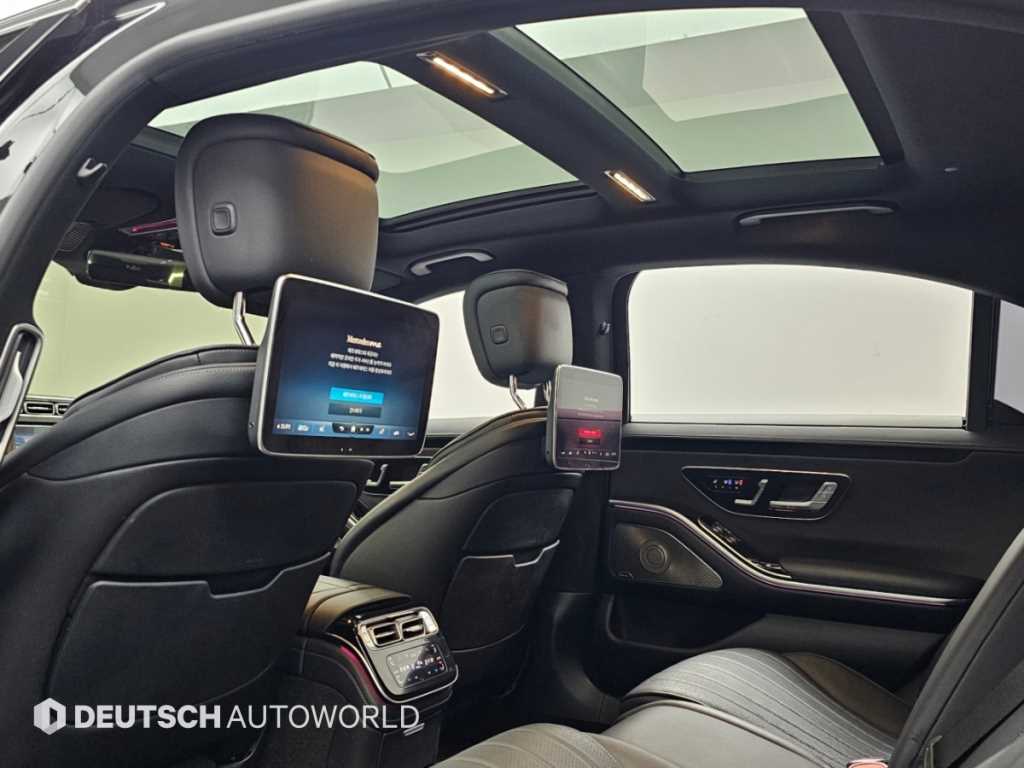 Mercedes-Benz S-Class — photo 18