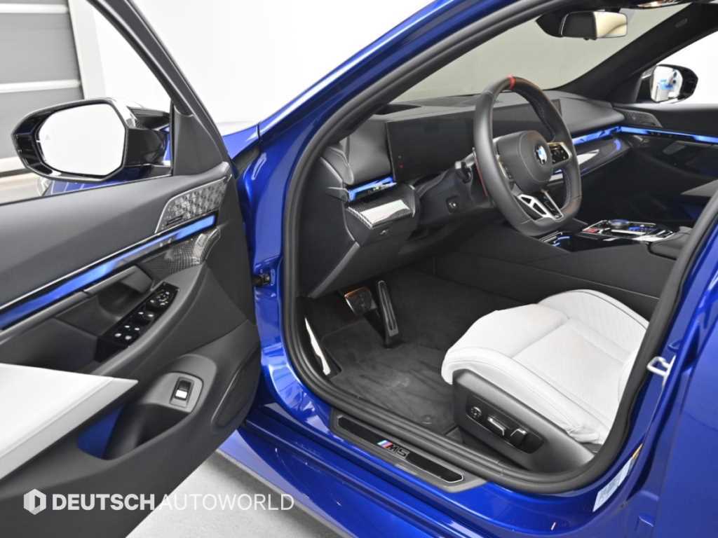 BMW M5 — photo 11