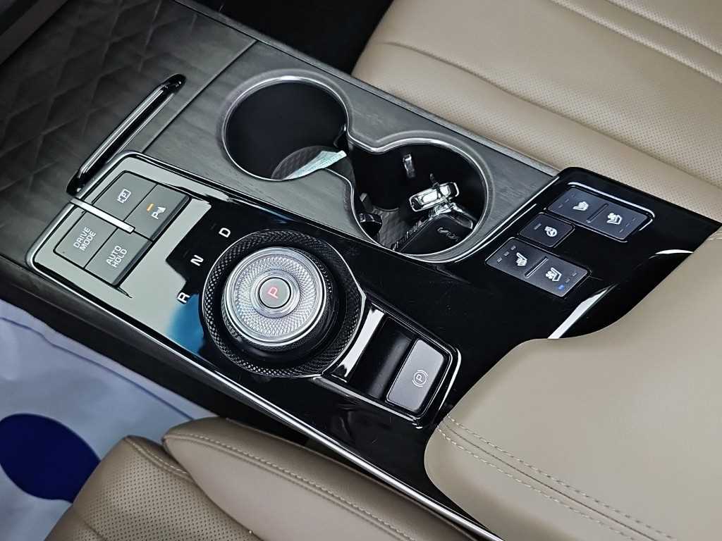 Kia K8 — photo 08