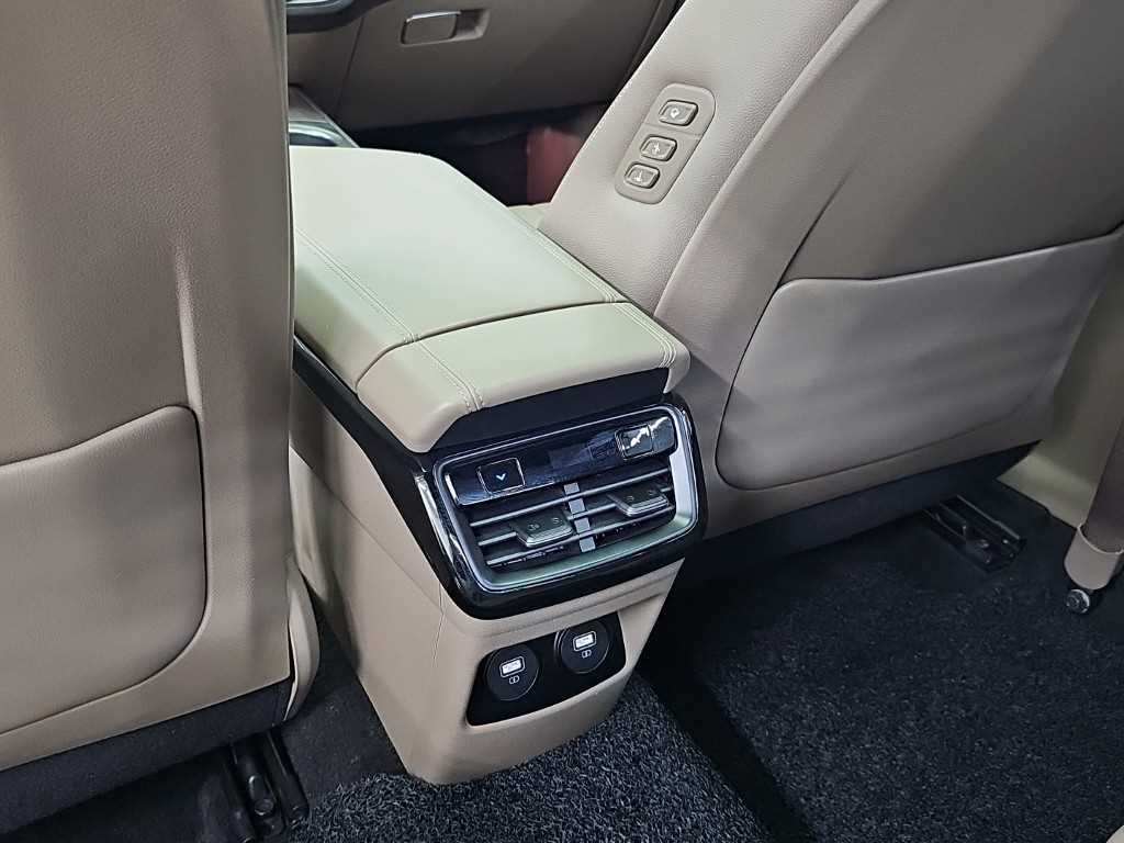 Kia K8 — photo 13