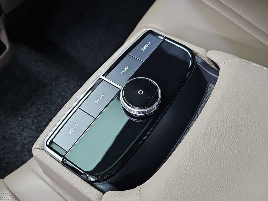 Kia K8 — photo 14
