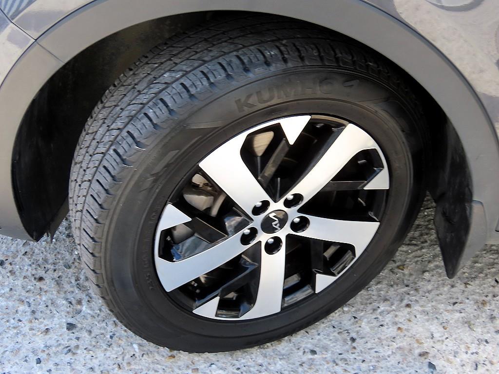 Kia Sorento — photo 20