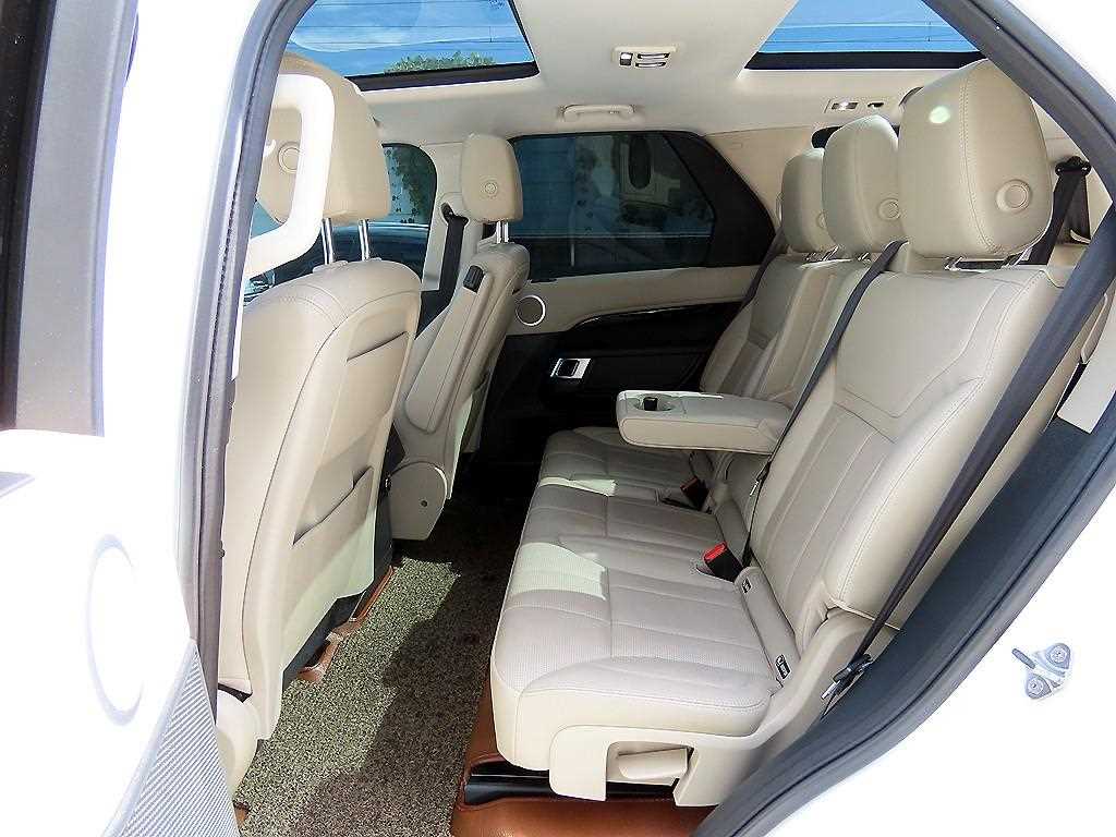 Land Rover Discovery — photo 06