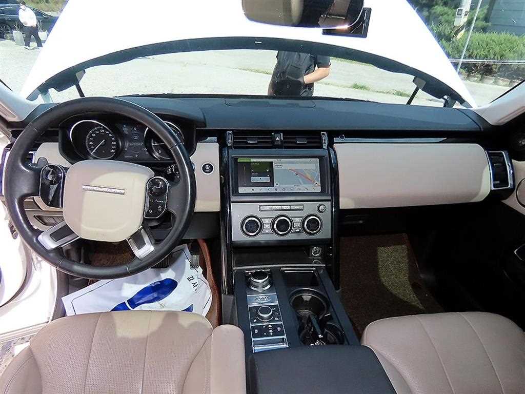 Land Rover Discovery — photo 07