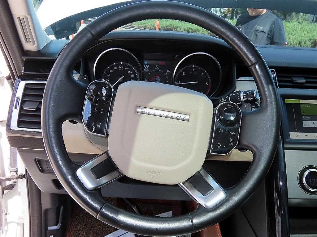 Land Rover Discovery — photo 08