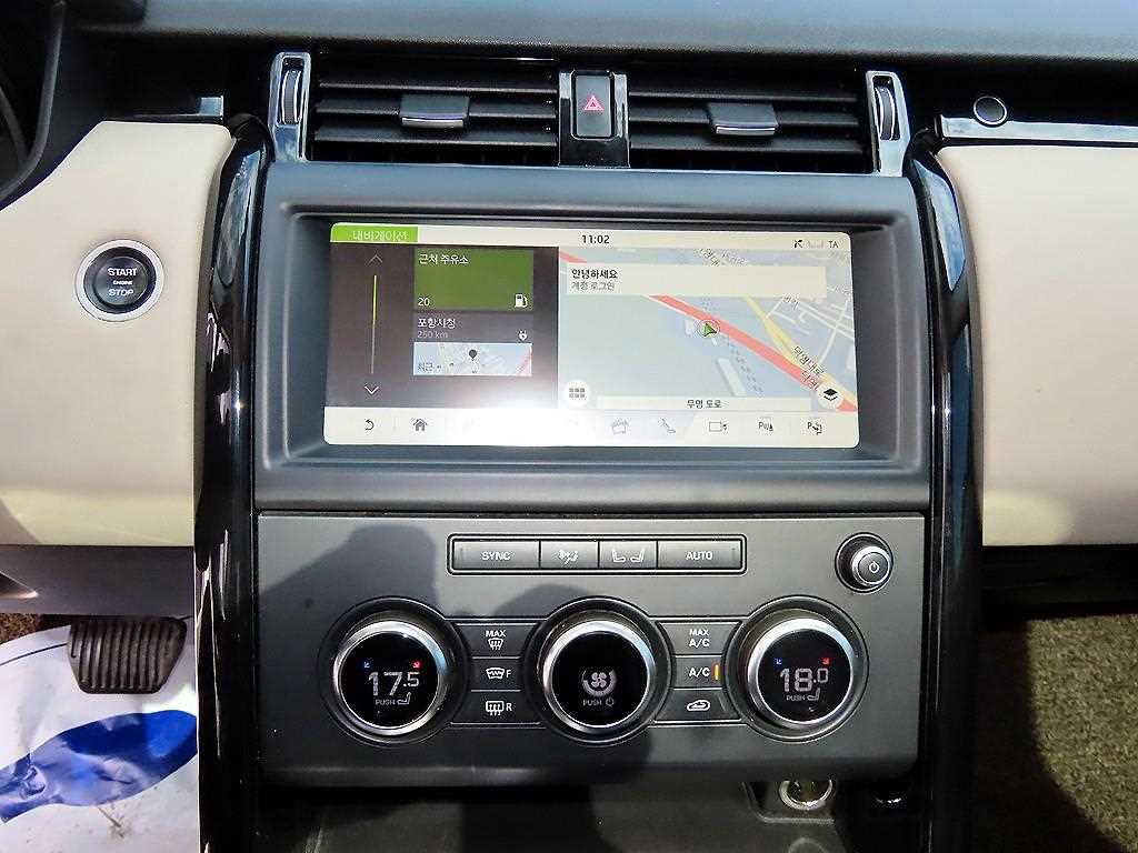 Land Rover Discovery — photo 12