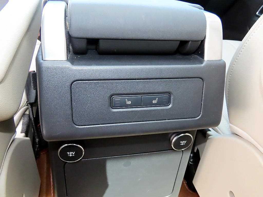 Land Rover Discovery — photo 15