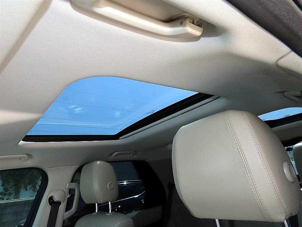 Land Rover Discovery — photo 17