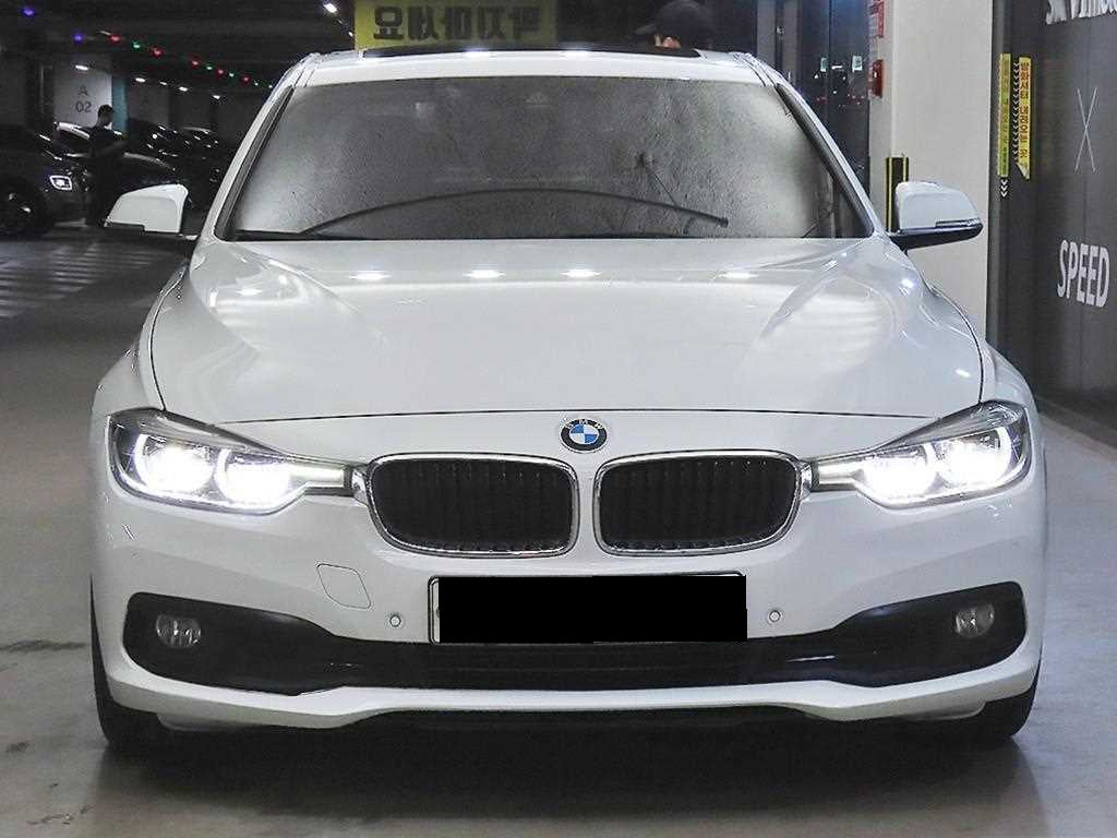 BMW 3-Series — photo 02
