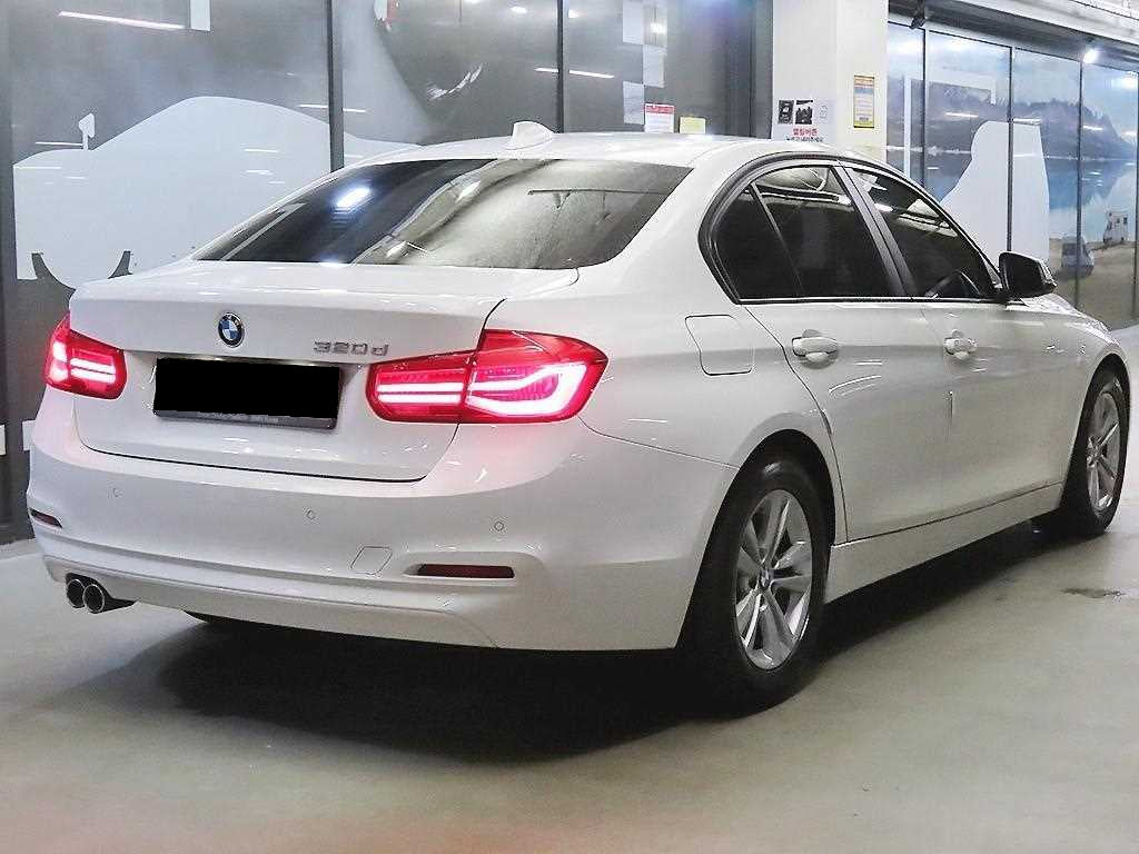 BMW 3-Series — photo 04