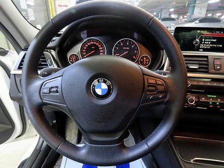 BMW 3-Series — photo 08