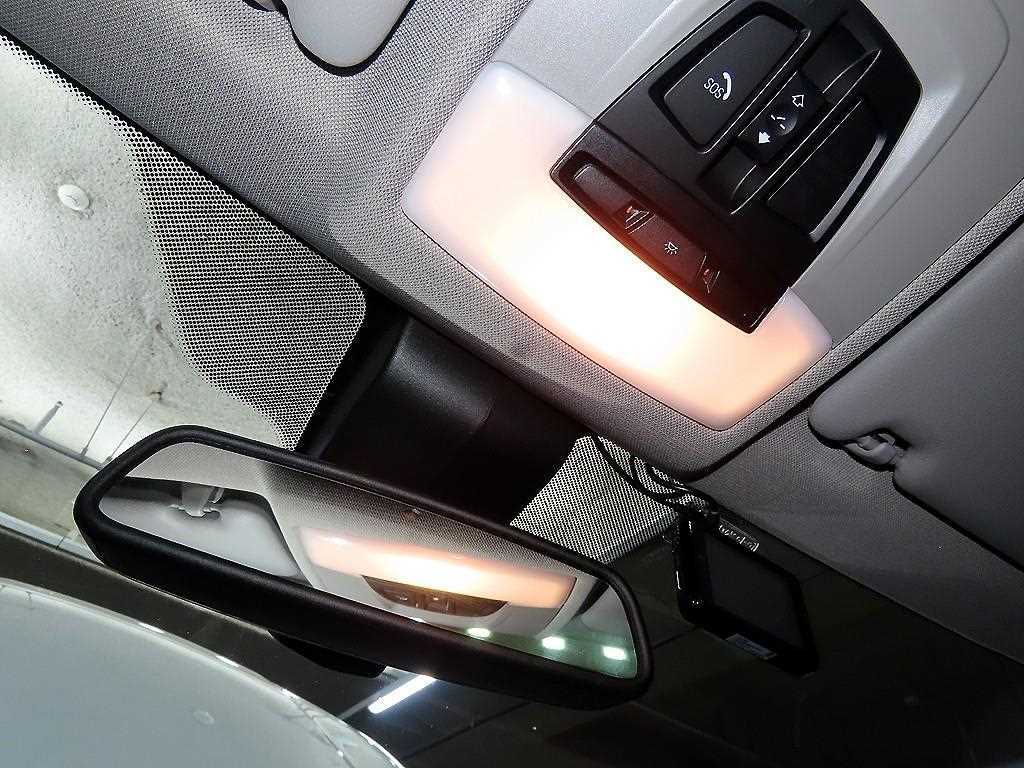 BMW 3-Series — photo 15