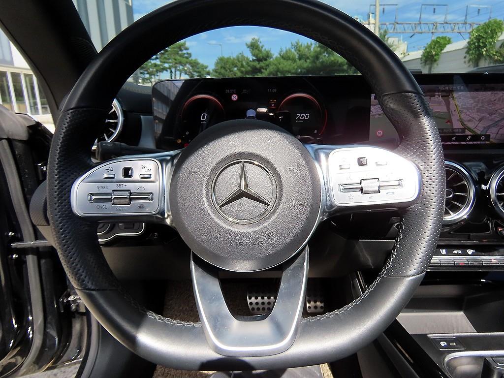 Mercedes-Benz CLA-Class — photo 08