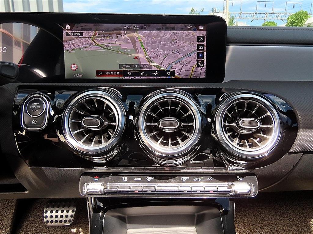 Mercedes-Benz CLA-Class — photo 13