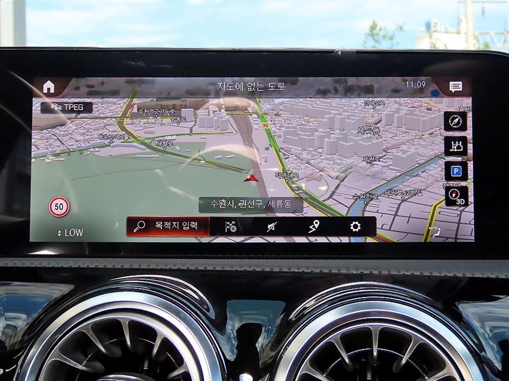Mercedes-Benz CLA-Class — photo 14