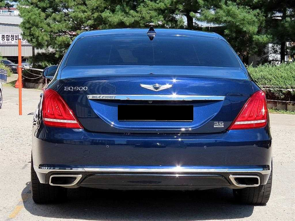 Genesis EQ900 — photo 04