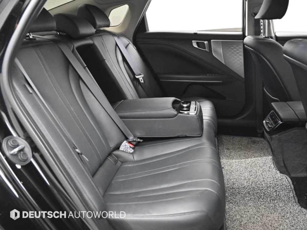 Kia K8 — photo 12
