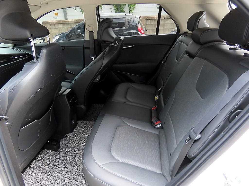 Kia Niro — photo 06