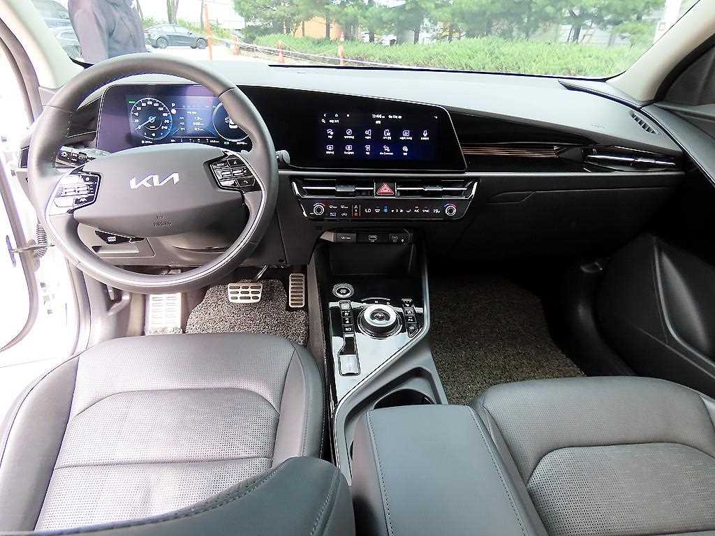 Kia Niro — photo 07