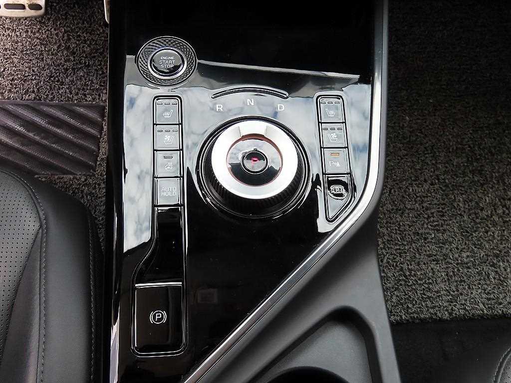 Kia Niro — photo 11