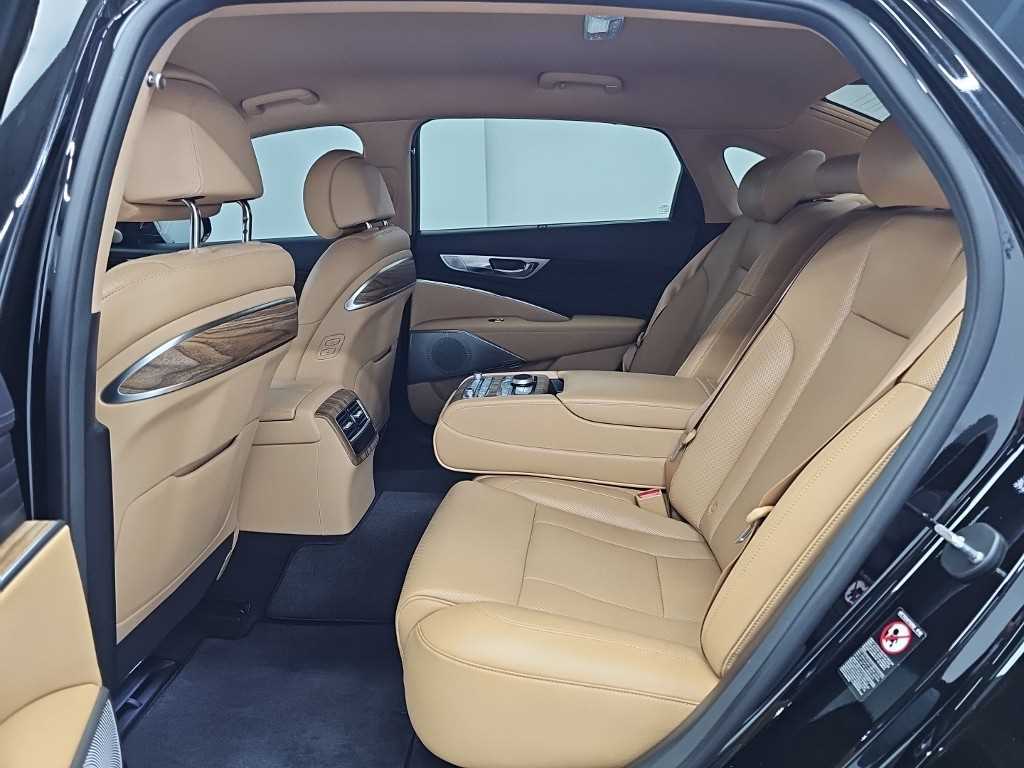 Kia K9 — photo 12
