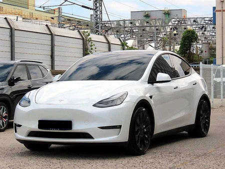Tesla Model Y — photo 02