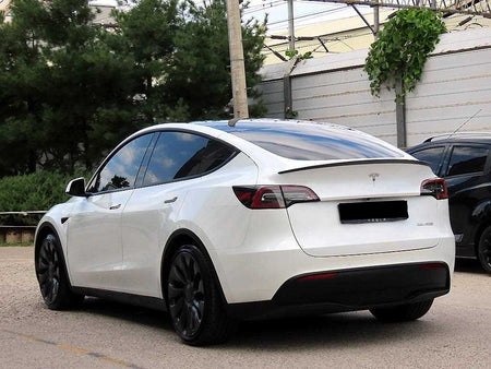 Tesla Model Y — photo 03