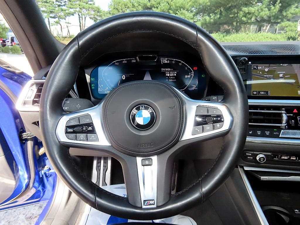 BMW 3-Series — photo 08