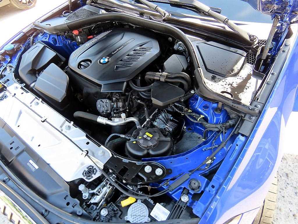 BMW 3-Series — photo 19