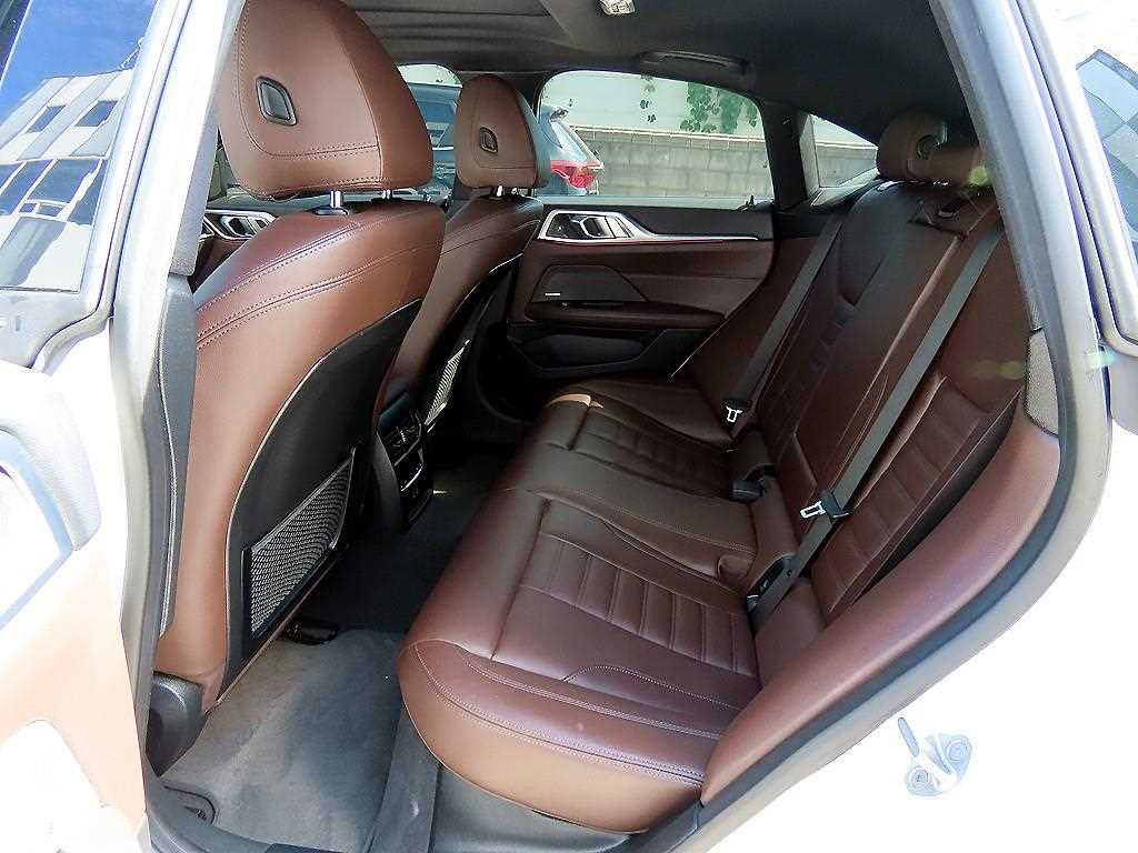 BMW i4 — photo 06