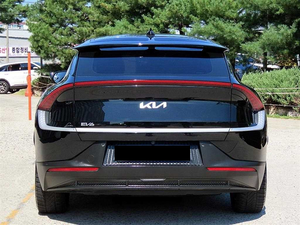 Kia EV6 — photo 04