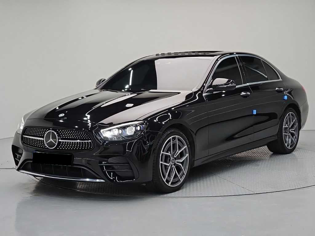 Mercedes-Benz E-Class — photo 01